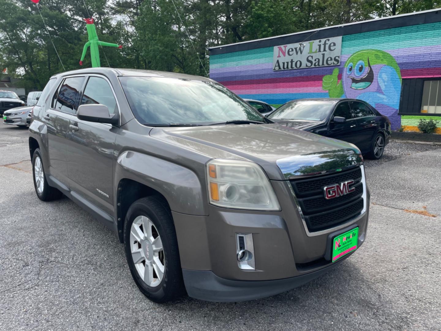 2011 BROWN GMC TERRAIN SLE-1 (2CTALMEC6B6) with an 2.4L engine, Automatic transmission, located at 5103 Dorchester Rd., Charleston, SC, 29418-5607, (843) 767-1122, 36.245171, -115.228050 - Comfortable Interior with CD/AUX/USB, OnStart Hands-free Phone, Power Windows, Power Locks, Power Mirrors, Spacious Cargo, Keyless Entry, Alloy Wheels. Local Trade-in!! 129k miles Located at New Life Auto Sales! 2023 WINNER for Post & Courier's Charleston's Choice Pre-owned Car Dealer AND 2018-2024 - Photo#0